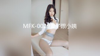 后入美臀骚女友