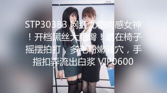 甜美可爱妹子和男友露脸聊骚勾引狼友，先慢慢口硬，女上位骑乘坐下传教士射在肚子上