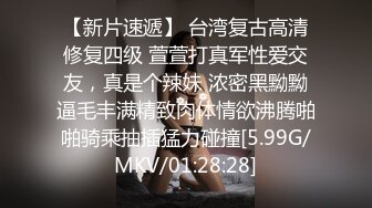 【极品媚黑❤️集中营】性爱骚妇参加黑超淫乱派对黑鬼群P乱交 被黑超屌在身下直接内射到高潮 疯狂享受